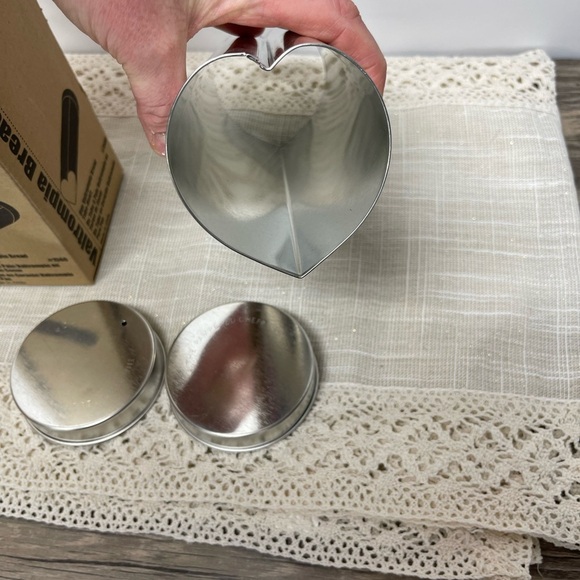 The Pampered Chef Valtrompia Bread Tube Heart Shaped #1560 Like New. - Picture 9 of 12